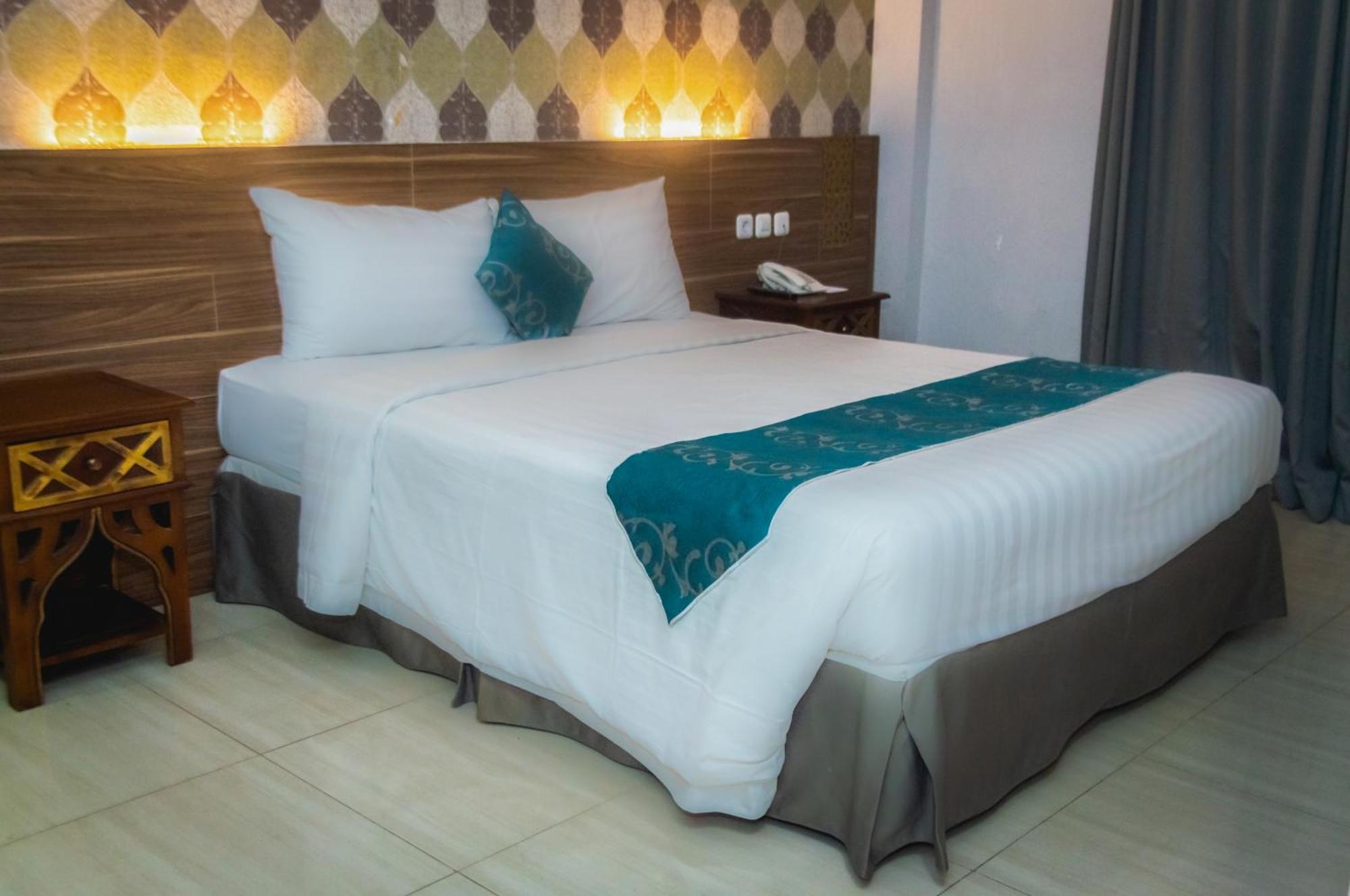 Grand Amira Hotel Solo, Azana Hotels Collection מראה חיצוני תמונה