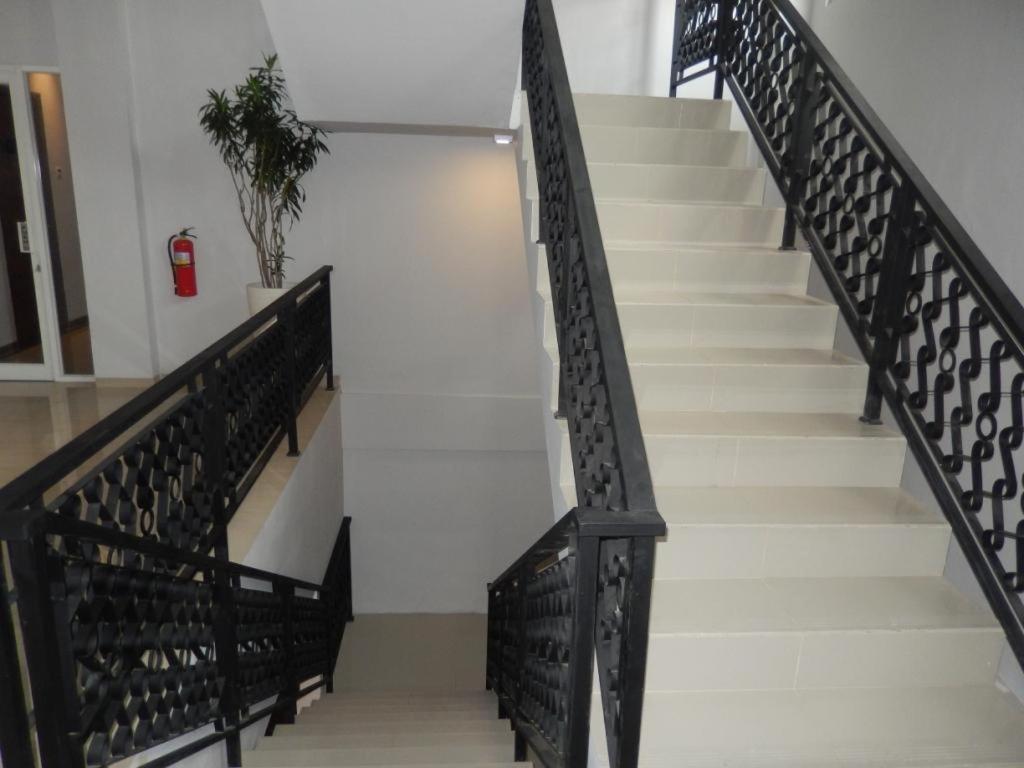Grand Amira Hotel Solo, Azana Hotels Collection מראה חיצוני תמונה