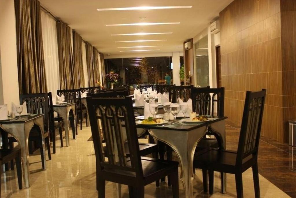 Grand Amira Hotel Solo, Azana Hotels Collection מראה חיצוני תמונה