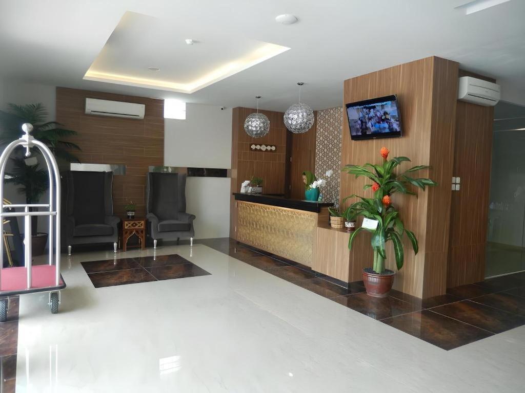 Grand Amira Hotel Solo, Azana Hotels Collection מראה חיצוני תמונה