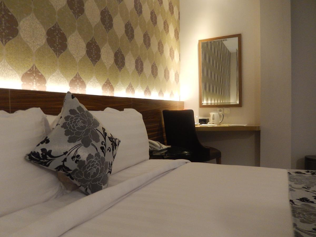 Grand Amira Hotel Solo, Azana Hotels Collection מראה חיצוני תמונה