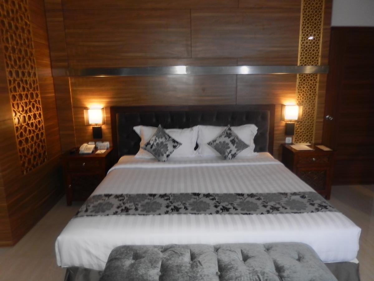 Grand Amira Hotel Solo, Azana Hotels Collection מראה חיצוני תמונה